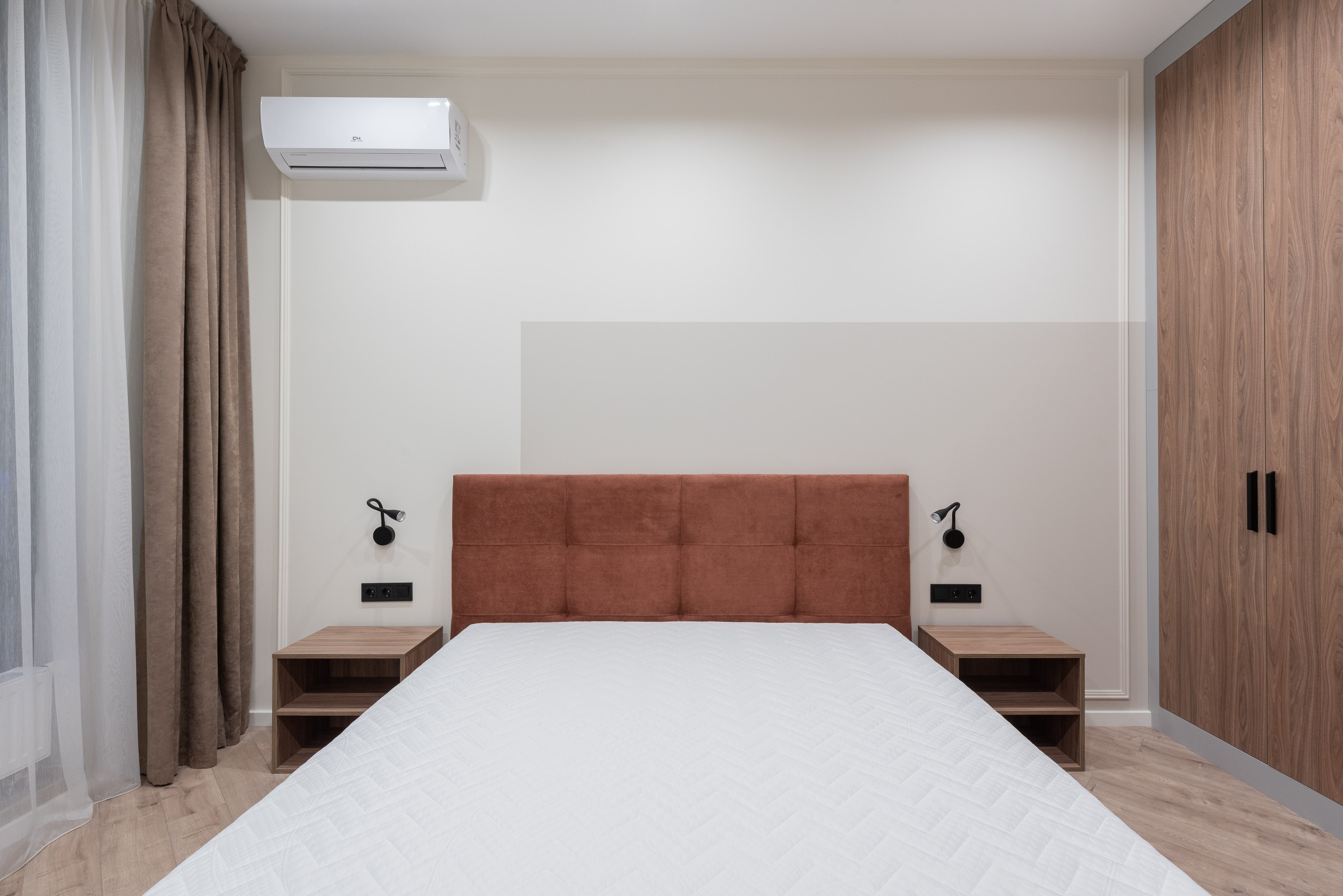 miestnosť s klimatizáciou a postelou